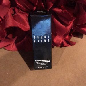 Bobbi Brown Foundation